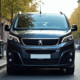 Voiture Peugeot Expert en extérieur en ville vue de face